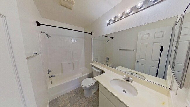 Building Photo - 30 Fuchsia: End Unit 2 Bed 2 Bath Condo in...