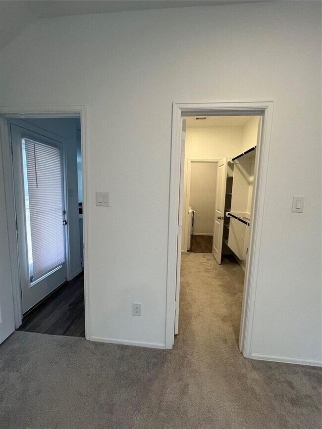 Building Photo - 5131 Winslow Grv Dr