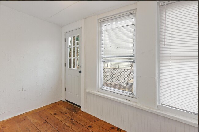 Back Entrance - 9 Wyatt St