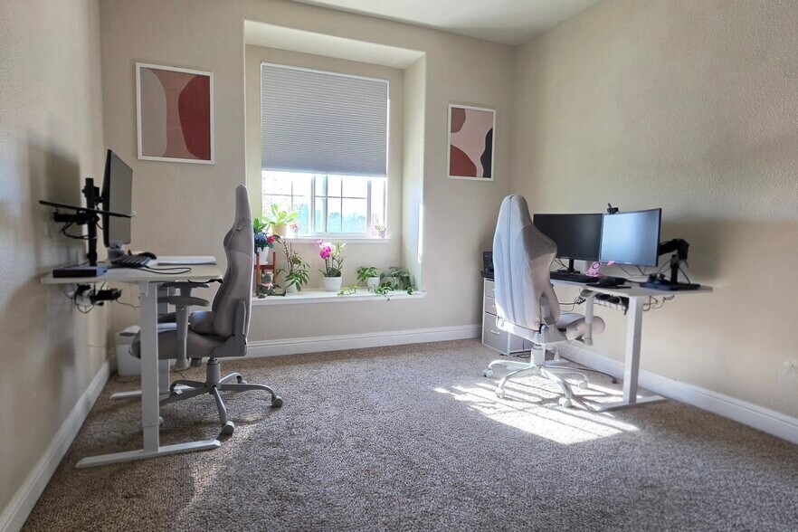 Building Photo - 1109 Europena Dr