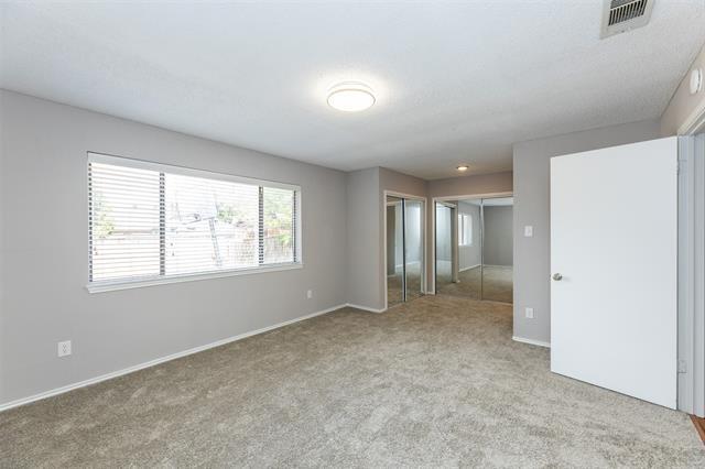 Building Photo - 1017 Bass Dr