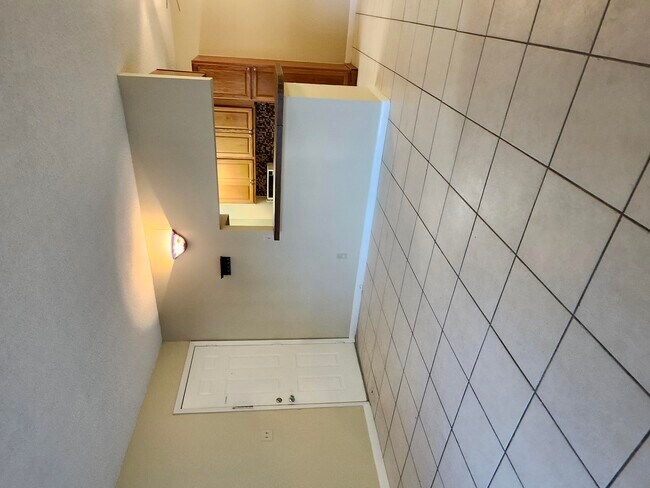 Building Photo - 545 Trace Cir