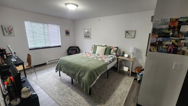 Building Photo - Available Aug 15th! - Modern 2 Bedroom, 2 Full Bathroom with Garage