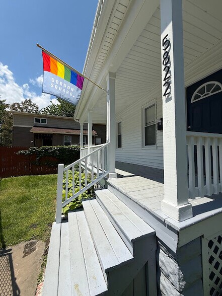 Building Photo - 5822 Lawn Ave