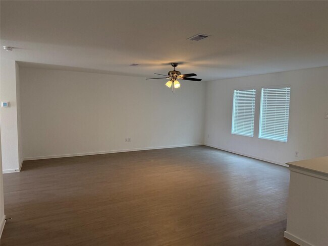 Building Photo - 16718 Spotted Oak Dr