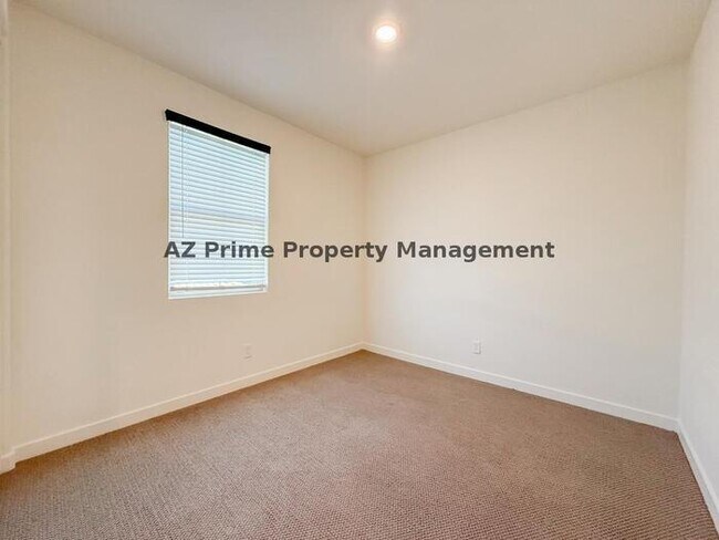 Building Photo - 920 E Anderson Ave