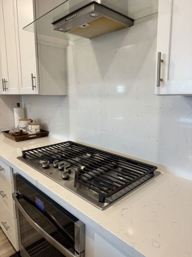 Building Photo - Beautiful 5-Bedroom Home with Solar