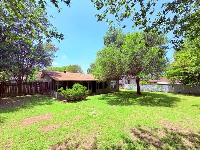 Building Photo - 8701 Parkfield Dr