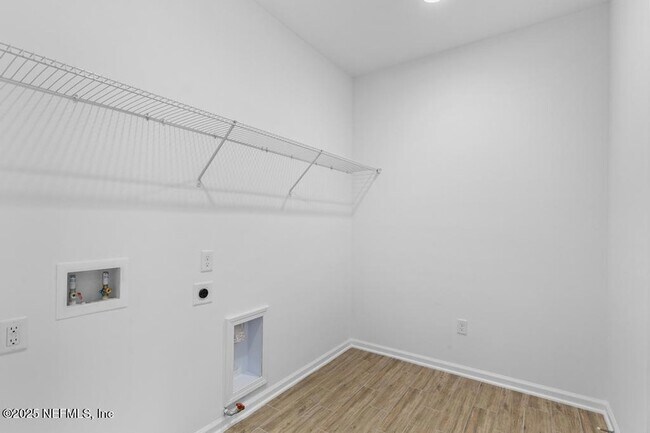 Building Photo - 469 Marquesa Cir