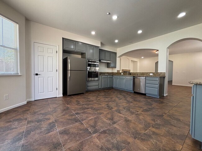 Building Photo - 2608 St Andrews Dr