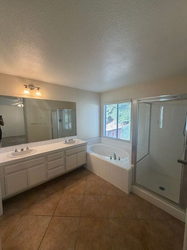 Building Photo - 39366 Calistoga Dr