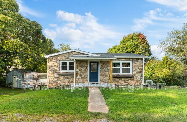 Building Photo - 70 Smith Graveyard Rd