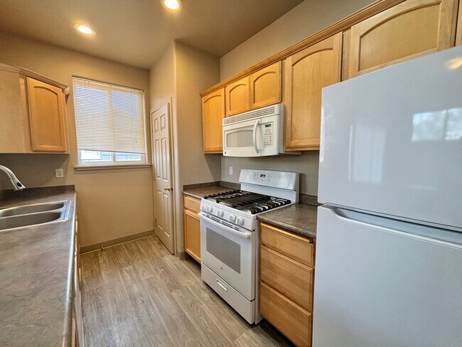 Building Photo - RD T 21-840