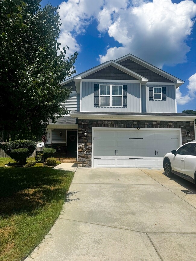 Primary Photo - 1704 Rock Creek Ln