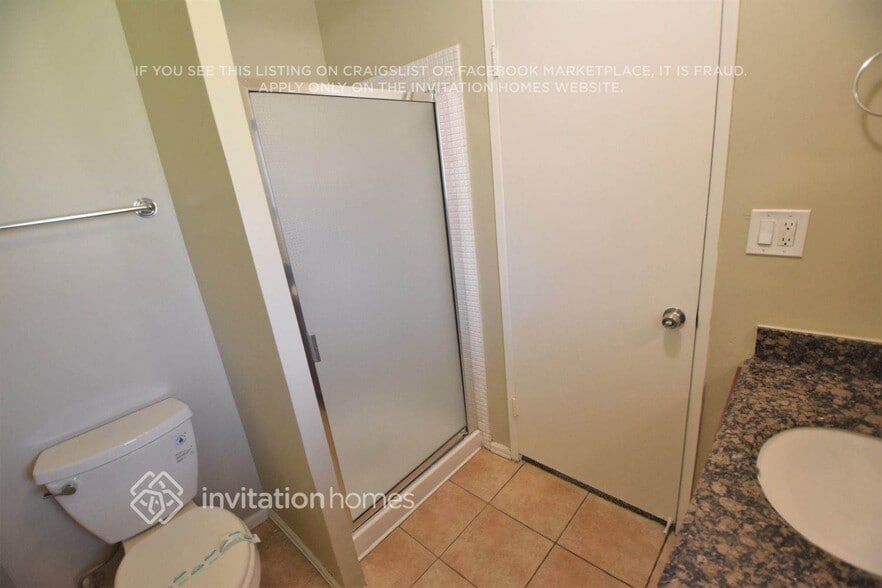 Building Photo - 12889 Fenton Ave