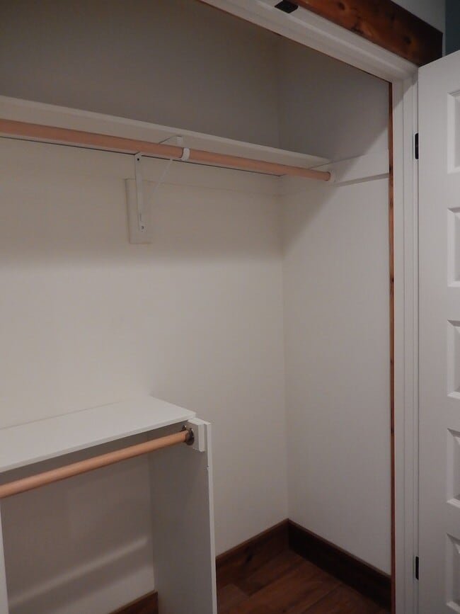 Building Photo - 1,188 Square Foot Recently built custom Cr...