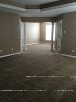 Building Photo - 5573 Woodmansee Way