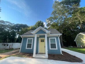 Building Photo - PRE-LEASING FOR AUGUST 2026!
