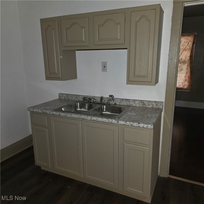 Building Photo - 1534 E 133rd St