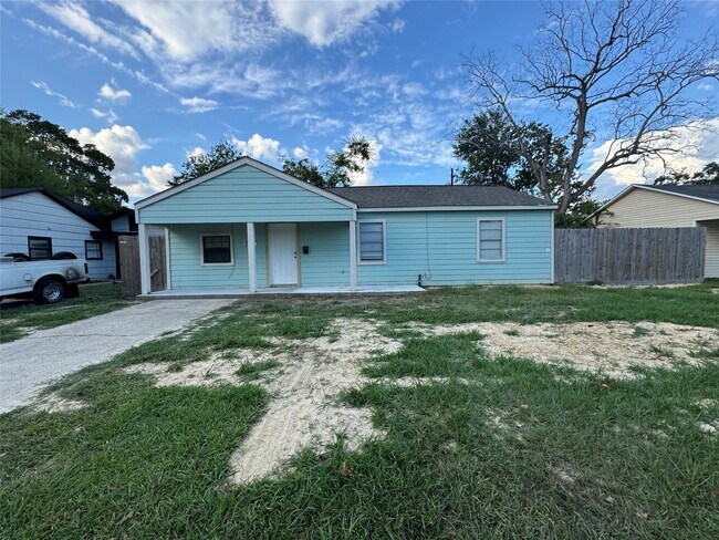 Primary Photo - 2125 Kingsdale Dr