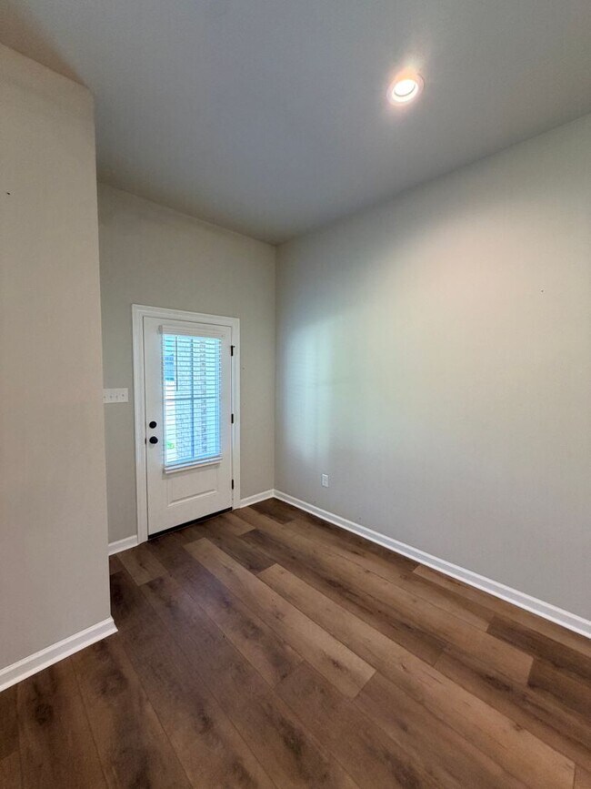 Building Photo - 300 Babineaux Ln