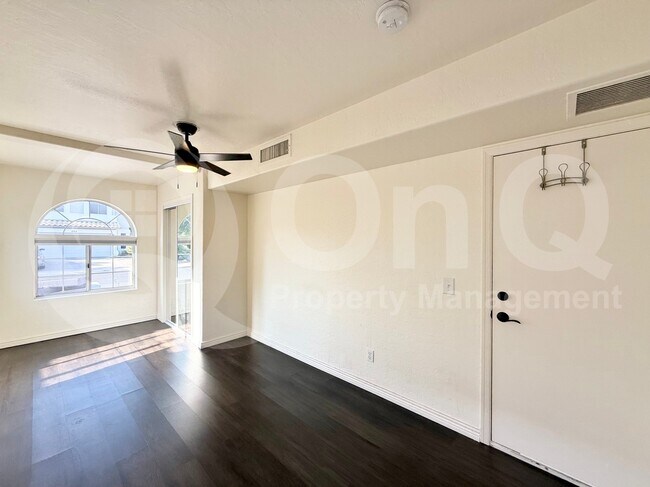 Building Photo - 877 W Shellfish Dr