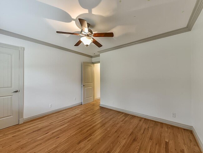 Building Photo - 5238 Ariel St