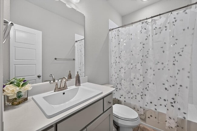 Building Photo - 12991 Vinson Dr