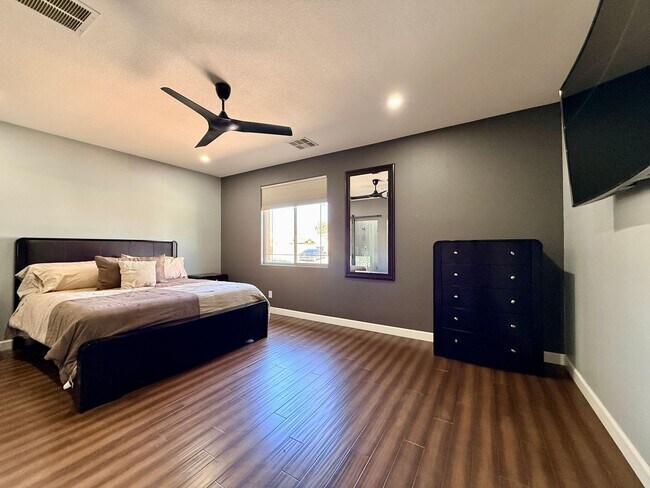 Building Photo - Welcome to this stunning 5-bedroom, 3-bath home located in the desirable Estates of Wigwam Ranch ...