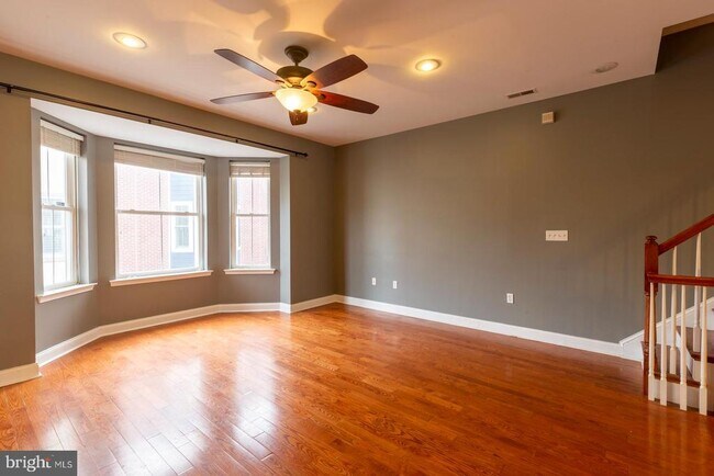 Building Photo - 1017 Dorrance St