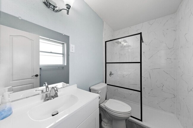 Building Photo - Available NOW!!!! Renovated Kitchen and Ba...