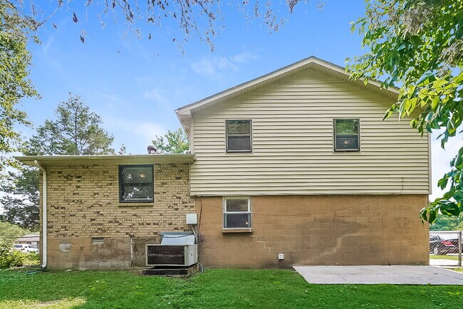 Building Photo - 4520 Xavier Dr