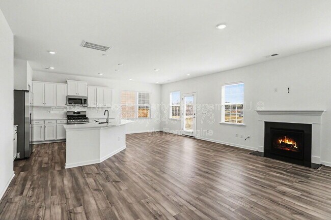 Building Photo - 1706 Heron Ct