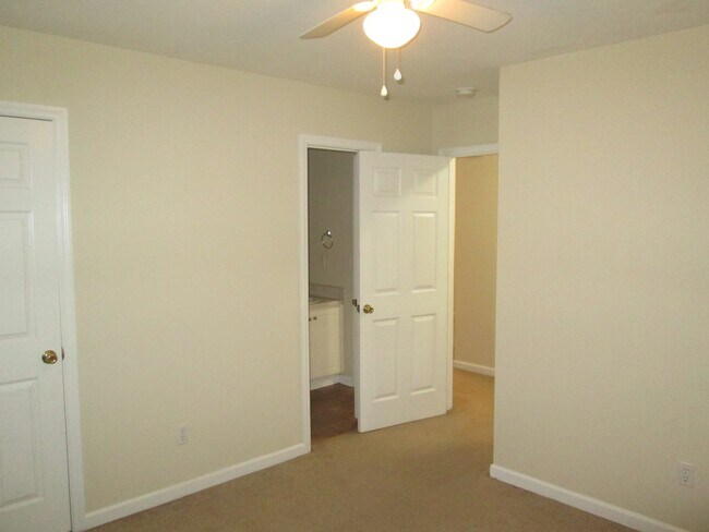 Building Photo - 413 Northrop Pl