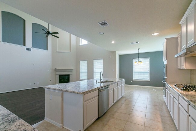 Building Photo - 2919 Iris Gable Ct