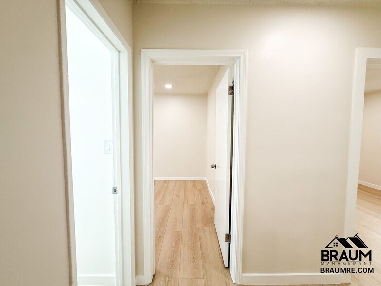 Building Photo - 2043 S Bedford St