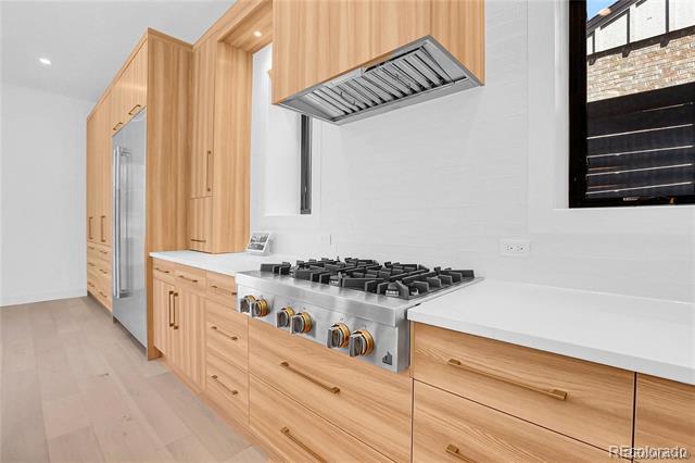 Building Photo - 1491 S York St