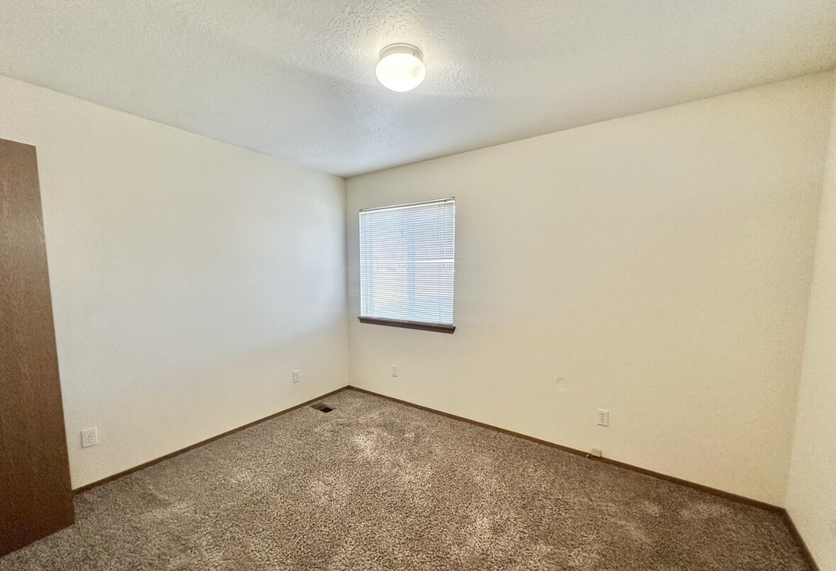 Building Photo - 107 N Caton St