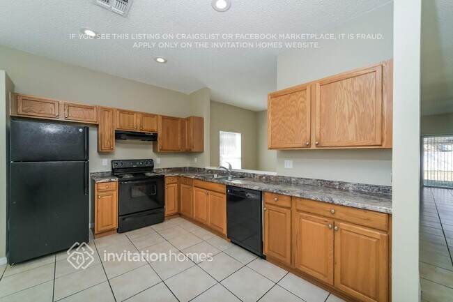 Building Photo - 1613 Stanley Ave