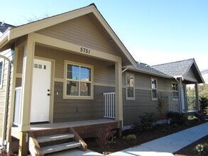 Building Photo - FA5751