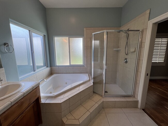 Building Photo - 12309 Thornwood Dr