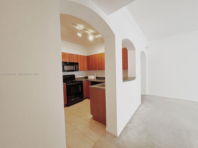 Building Photo - 9172 Collins Ave