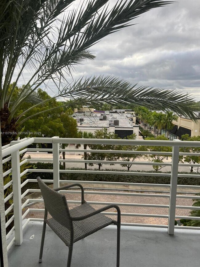 Building Photo - 2775 NE 187th St