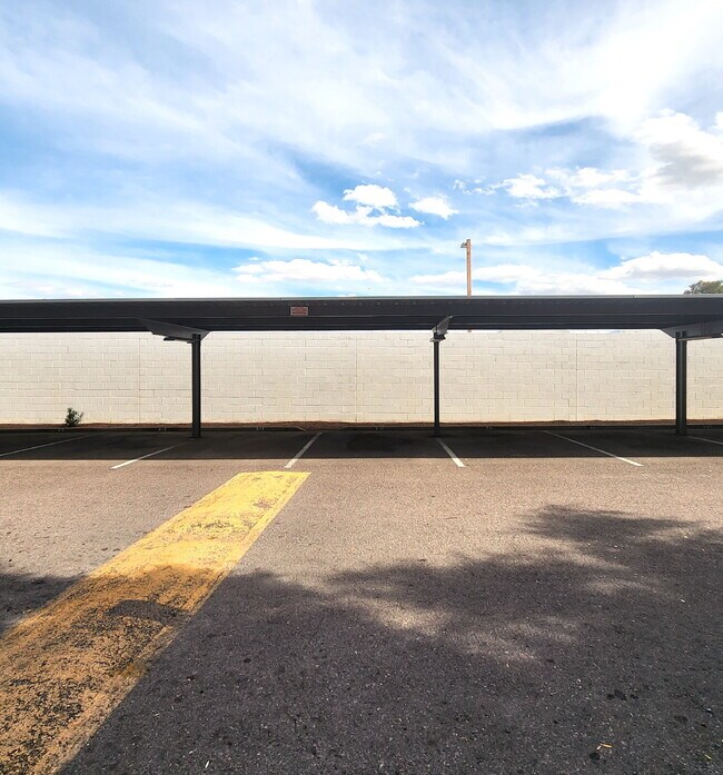 Building Photo - 2BR/2BA Condo with Community Pool & Spa in...