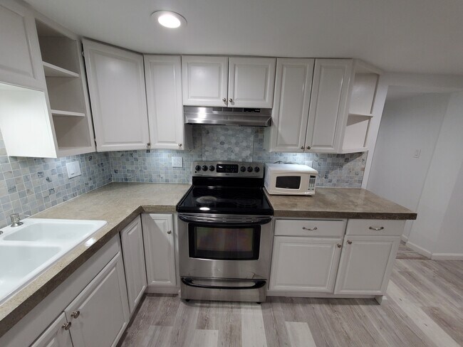 Kitchen - 7 Bancroft St