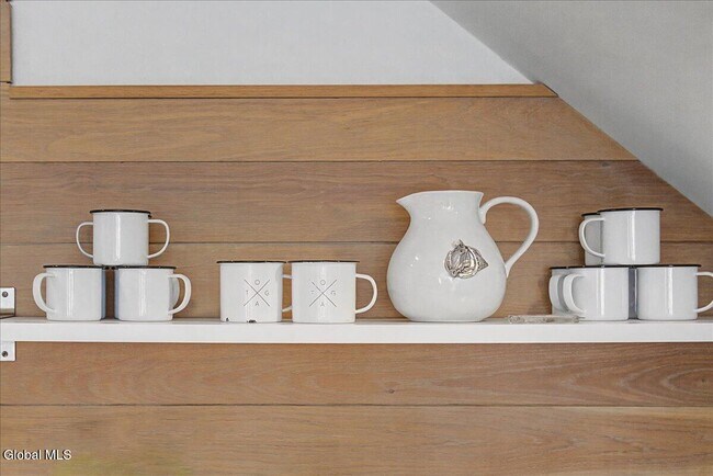 Building Photo - 5 Swanner Ln