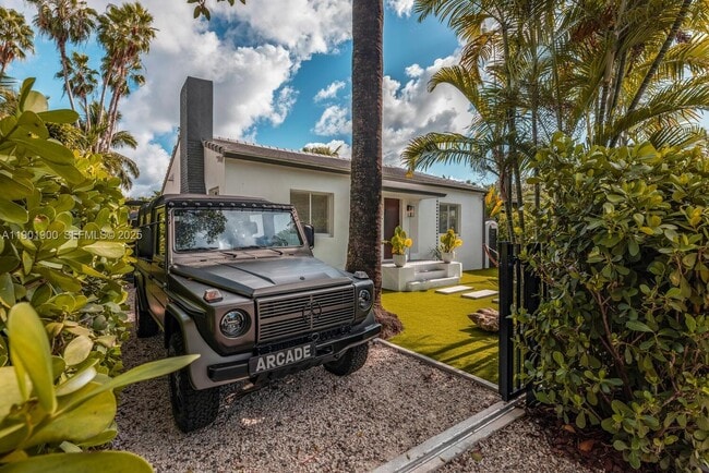 Building Photo - 901 NW 7th Street Rd