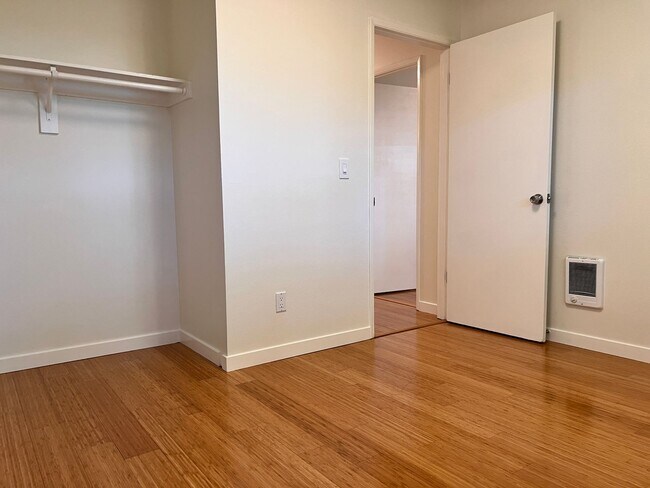 Building Photo - #244-5110 SE 41st Ave