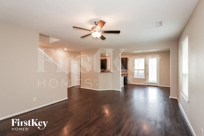 Building Photo - 5214 Pine Forest Ridge St