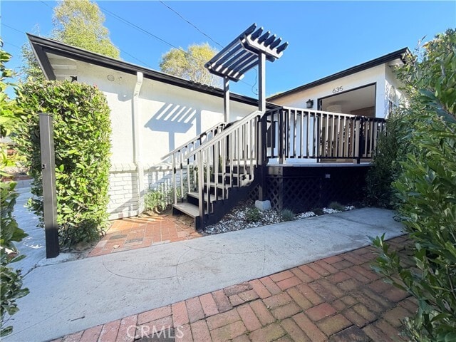 Building Photo - 635 St Ann's Dr